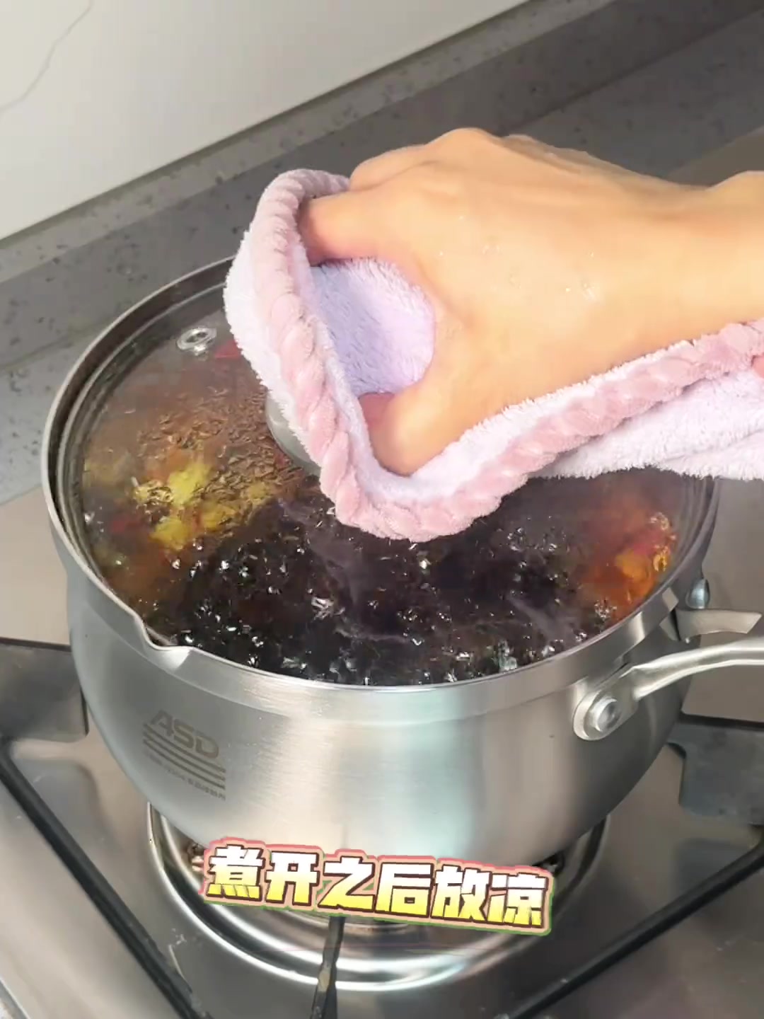 东莞陈醋鸡脚酸甜开胃爽口，毫无难度，口味和酒店一样