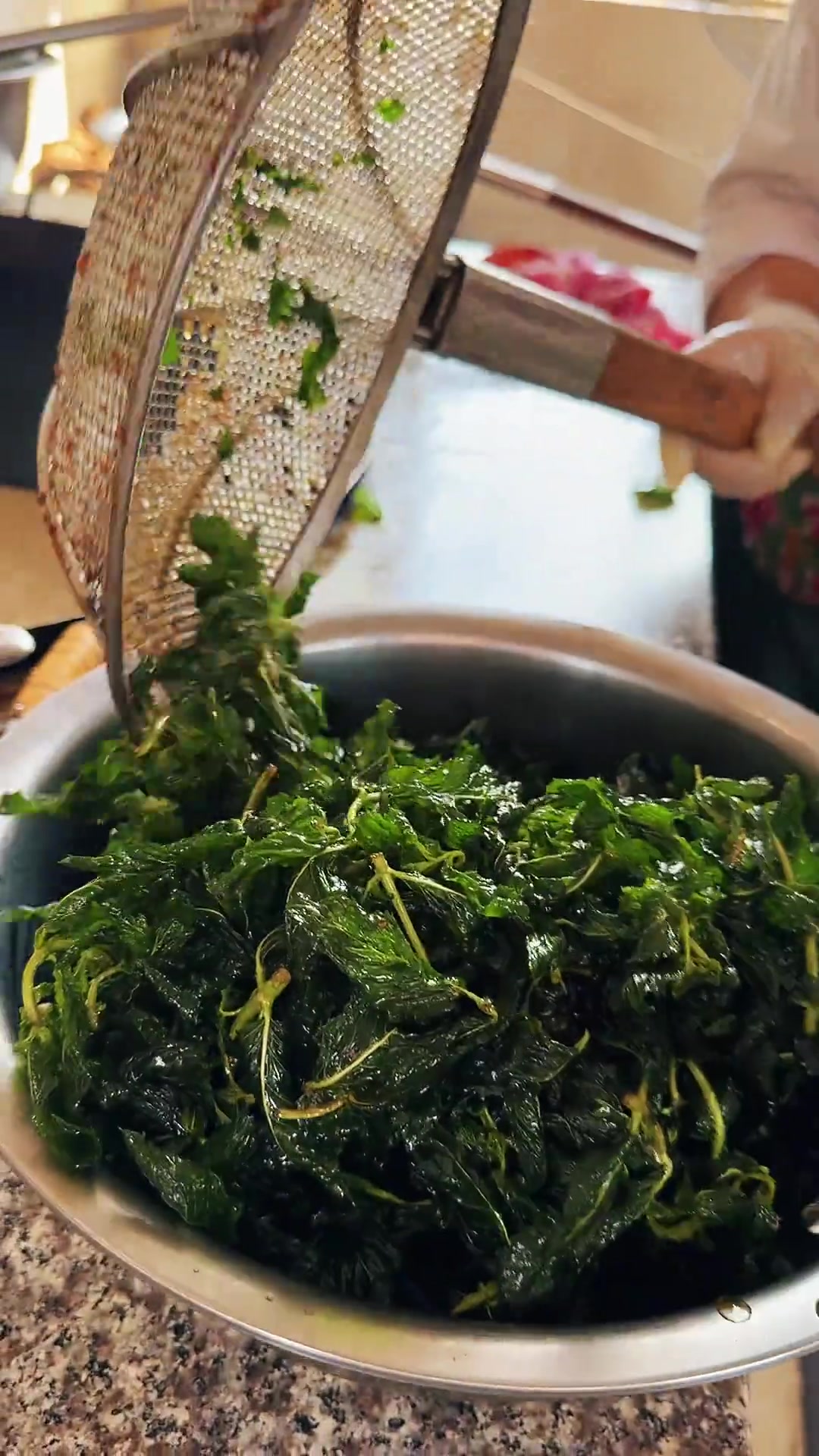 嵩明姐妹花制作云南农村酒席美食，家乡农家特色菜