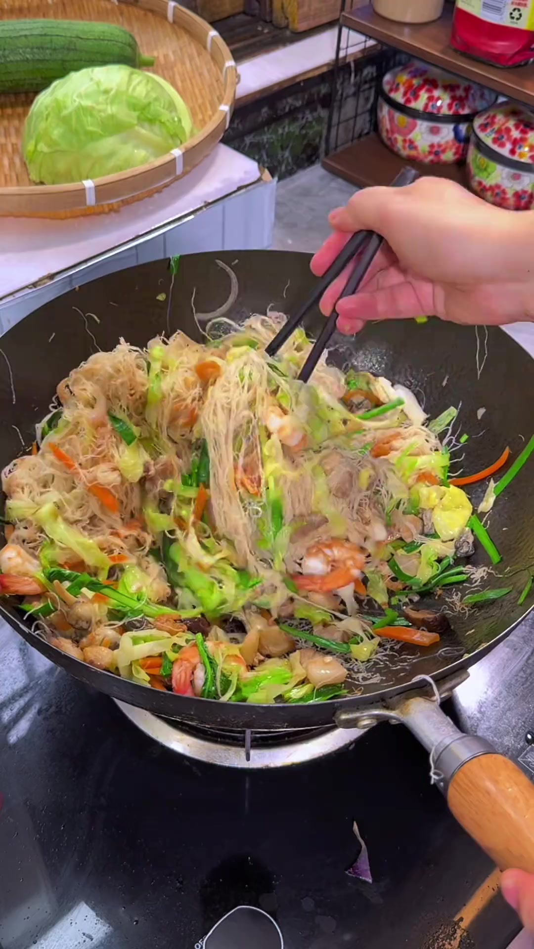 福建招牌美食：炒兴化米粉