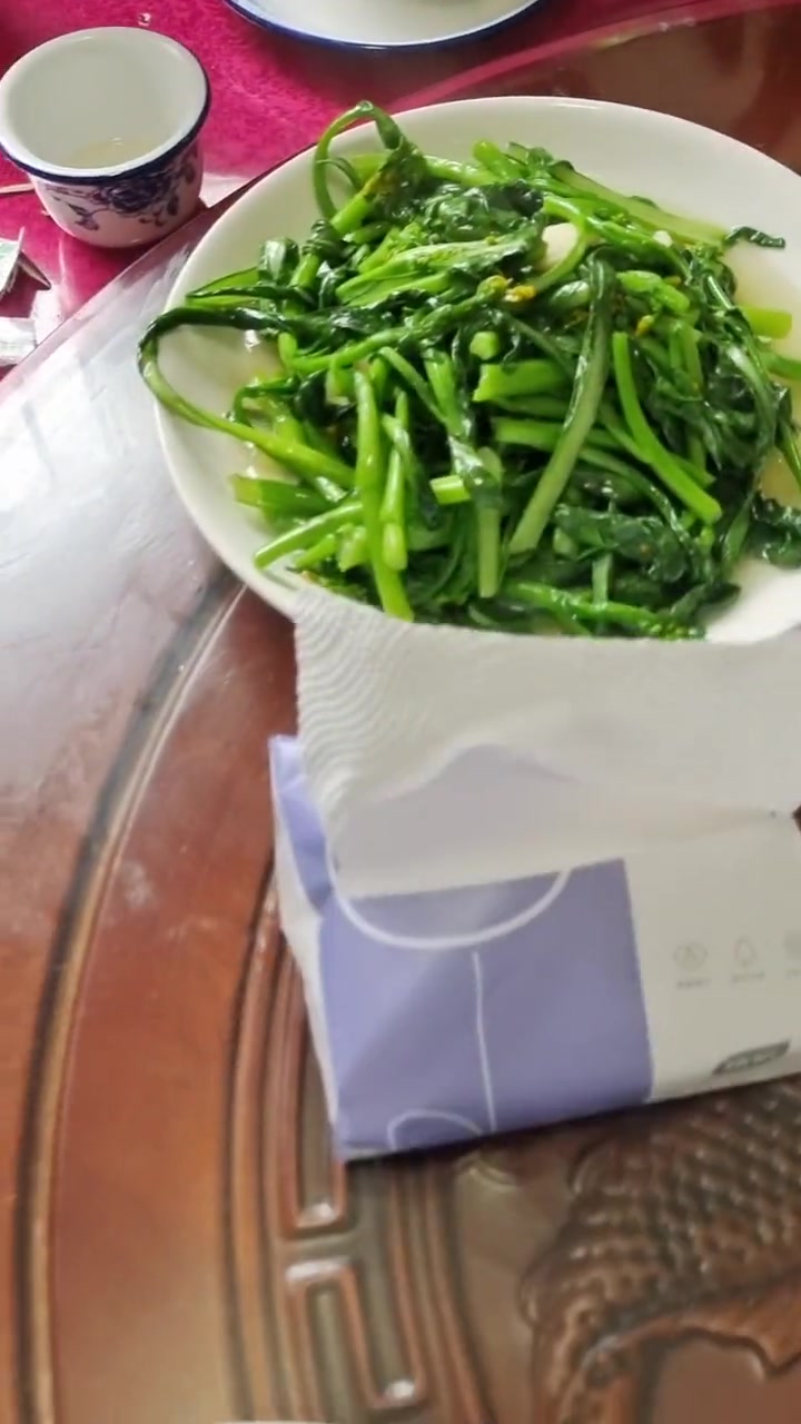 土鸡炖王八，味道顶呱呱！