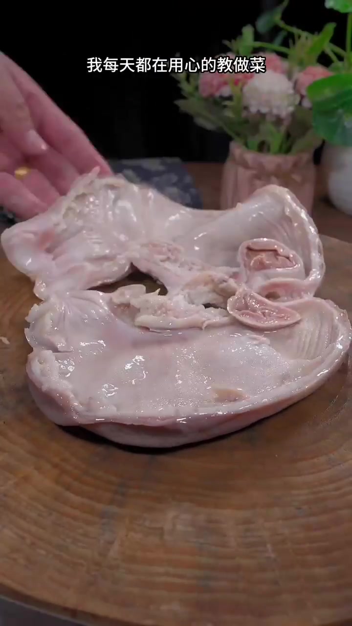教你制作鲜美猪肚汤的家常做法教程