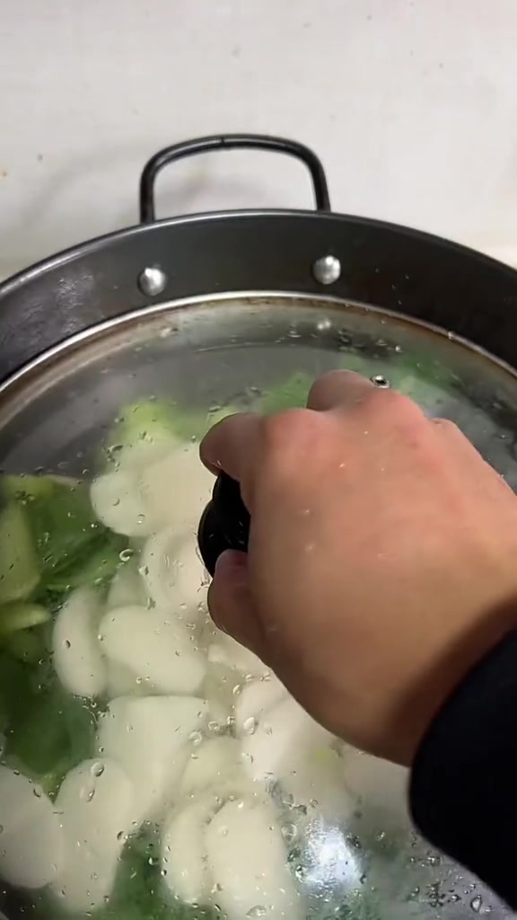 青菜肉丝汤年糕家常做法教学演示