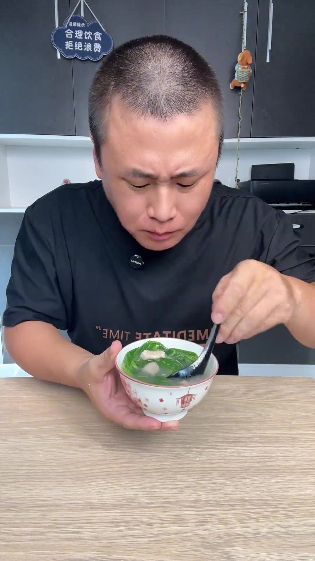 福建人都在喝的苦菜小肠汤，美食测评揭秘