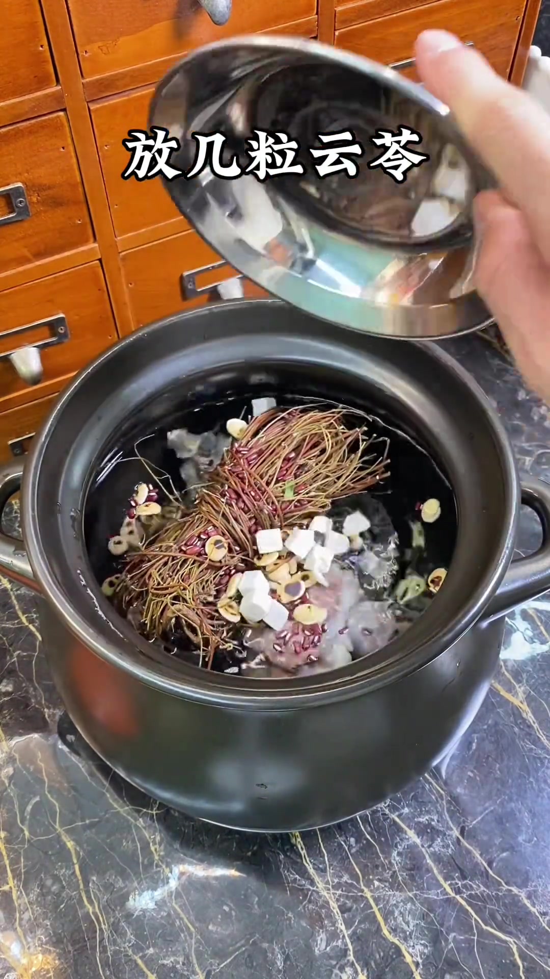 广东靓汤鸡骨草汤，为你煲汤