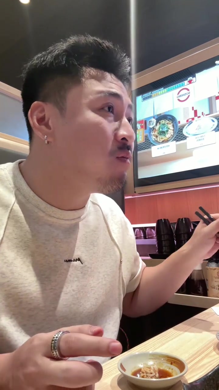 据说现在是上海最火的寿司店
