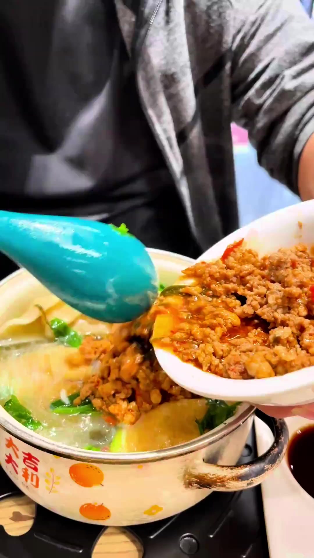 为吃砂锅馄饨跑高境，申请上海省饭课代表