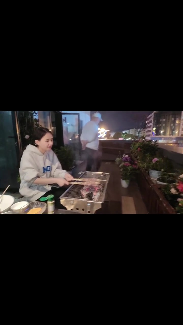 现场实拍：去不了淄博就在家烧烤吧