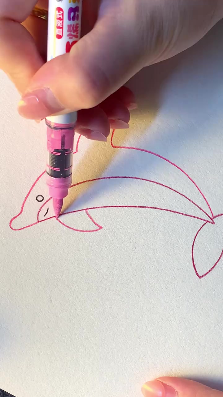 粉色的海豚也太可爱了吧
