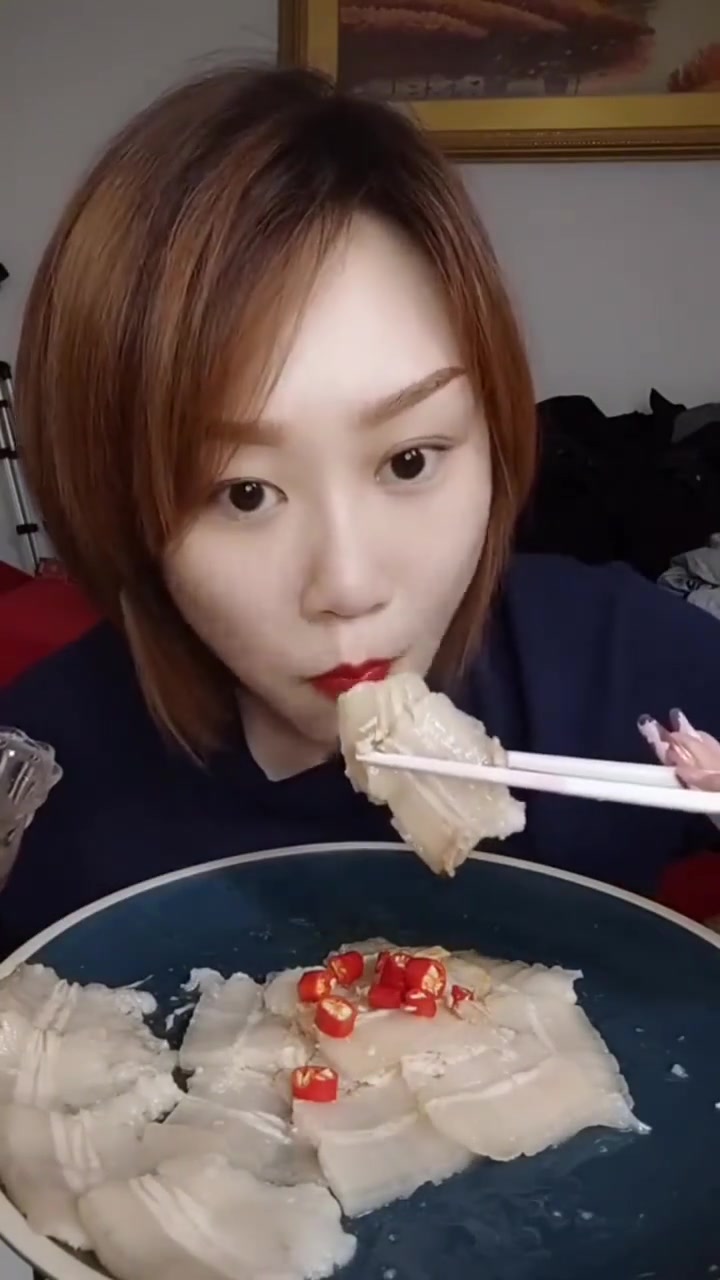 五花肉配白肉蘸蒜泥，香而不腻