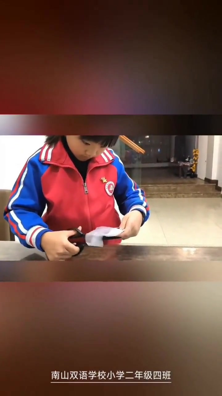 南山双语学校鸡蛋撞地球活动 小学二年级四班