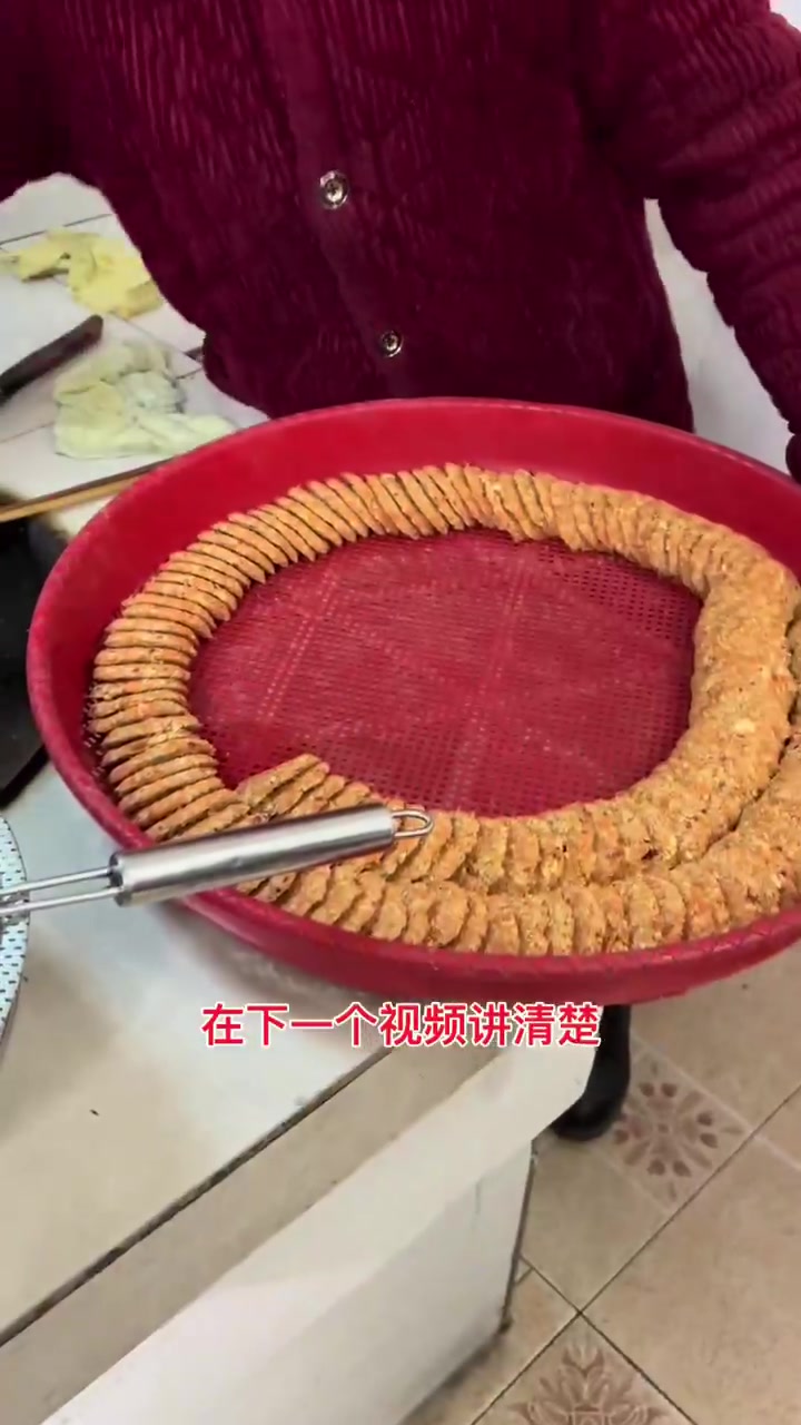 家常萝卜豆腐圆子制作油炸详细过程