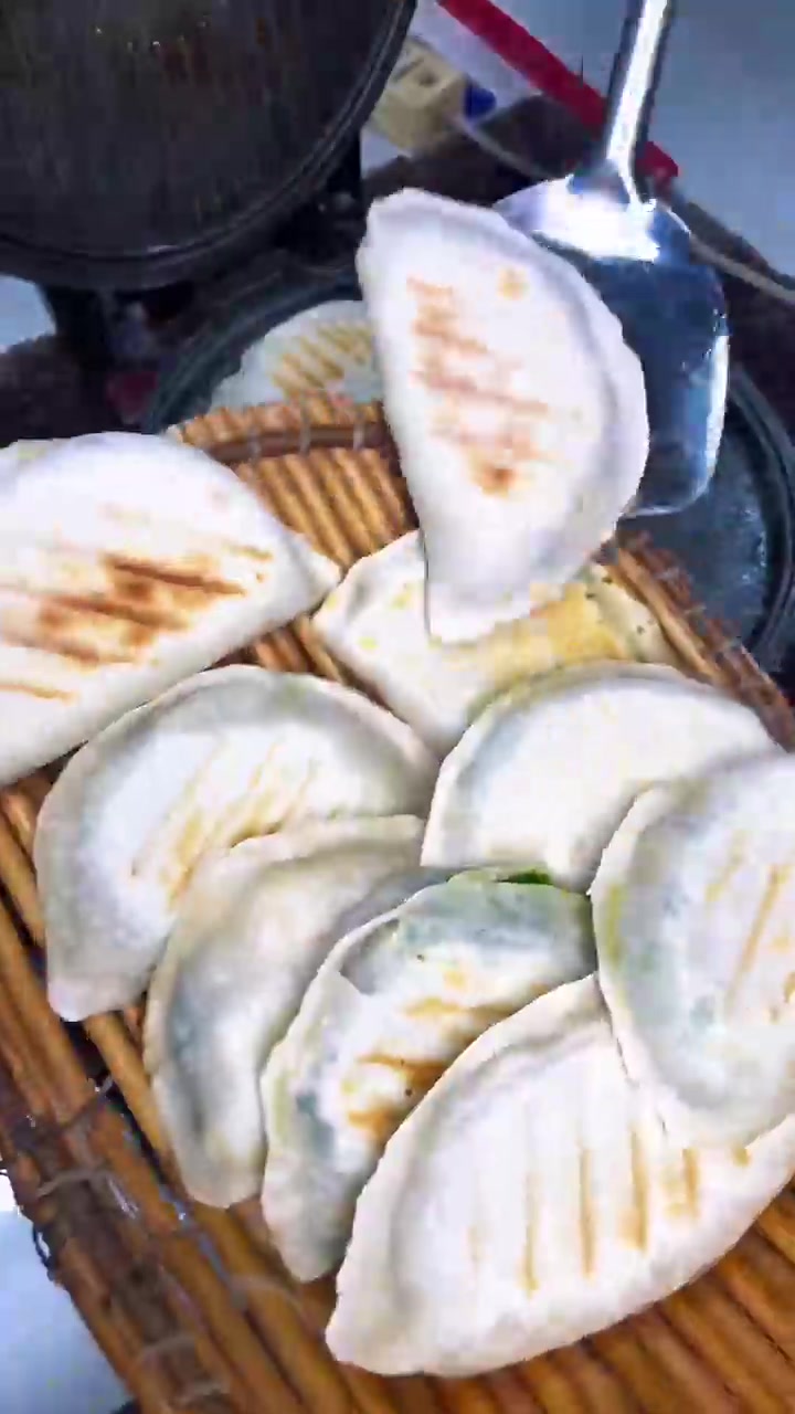 就爱吃干烙的韭菜盒子这种面香味
