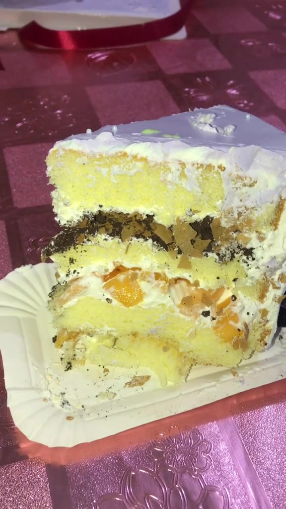 侄女十八岁生日，我订蛋糕庆祝，陪伴家人才是最好时光