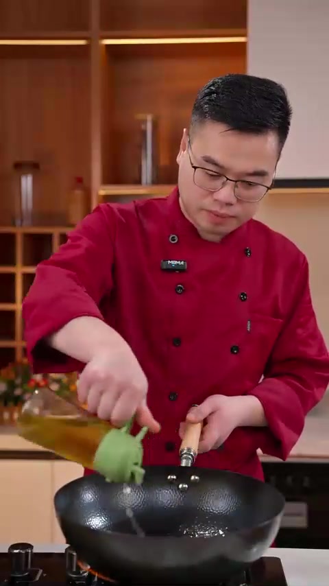 星级饭店的招牌菜鱼香鸡蛋，试着做一做绝对不会让你失望！