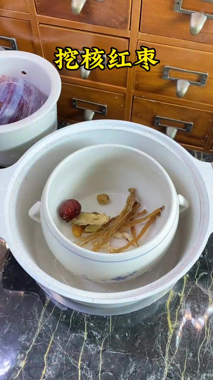 入冬后女生们要多喝点牛肉汤