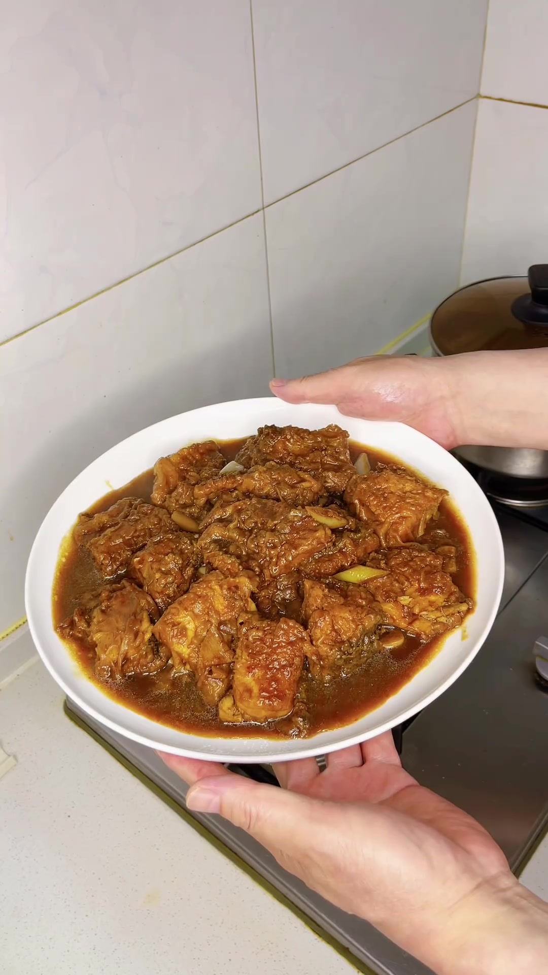 炖海鲈鱼做法分享，鲜香入味超下饭