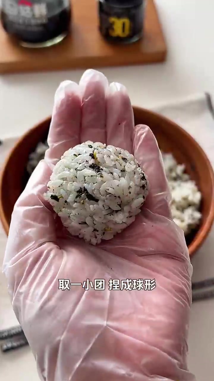 自制三文鱼寿司球，做法超简单超好吃！