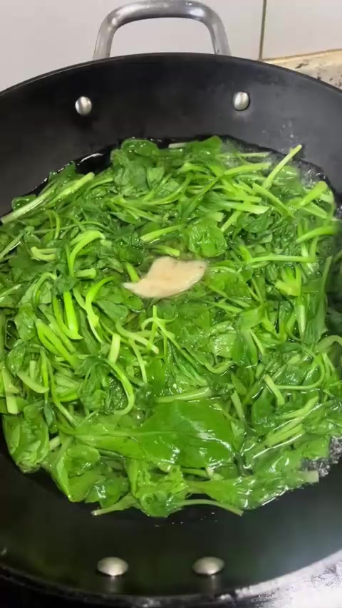 今日菜品，小鸡毛菜蛋汤，红烧小鳜鱼，盐水罗氏虾