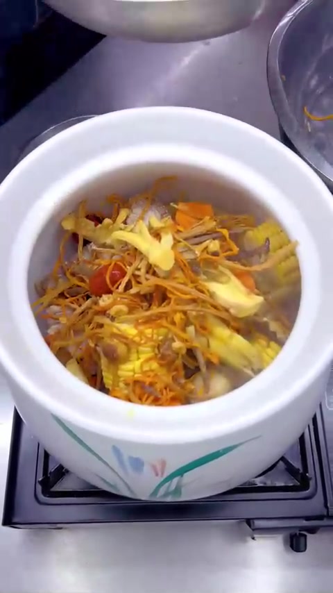 这个季节喝什么汤？杂菌猪骨汤，简单营养又好喝