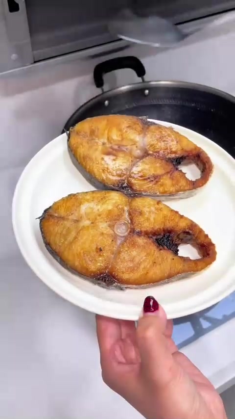 晚餐愉快咯！今天在家做几个潮汕特色下酒菜，跟家人喝一杯