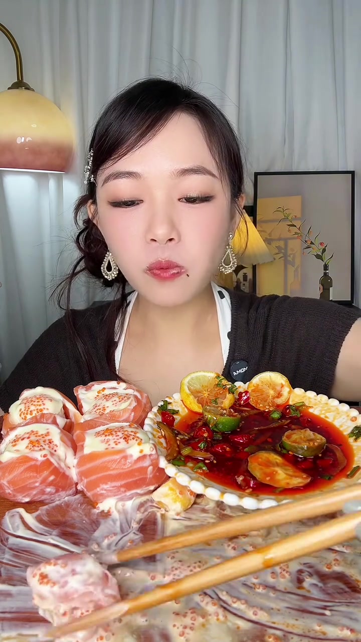 三文鱼的不同吃法！#三文鱼 #三文鱼刺身 #三文鱼面条 #美乃滋三文鱼