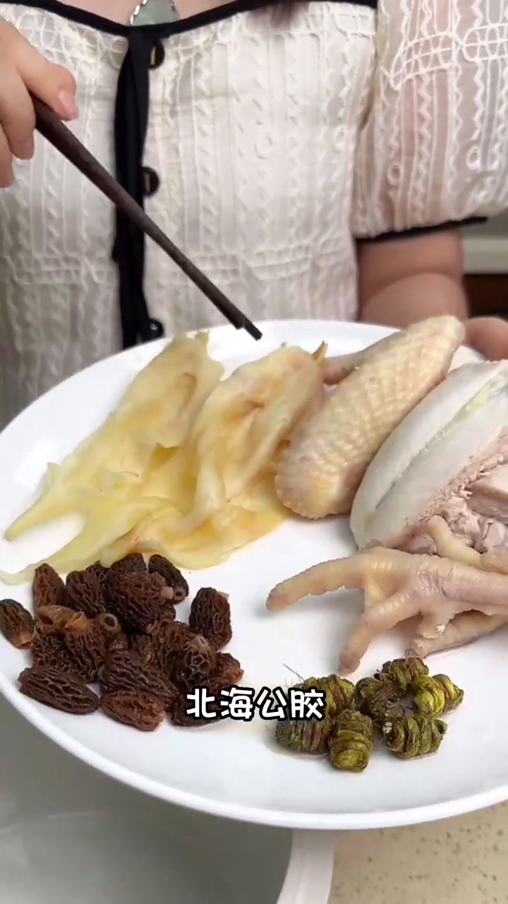 花胶石斛羊肚菌汤，一家大小都合适饮