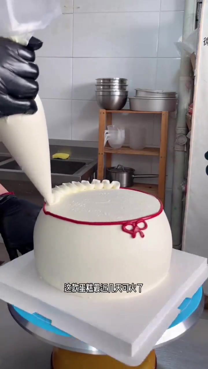 分享奶油霜小鸭子小奶牛的做法，日常记录做蛋糕的一天