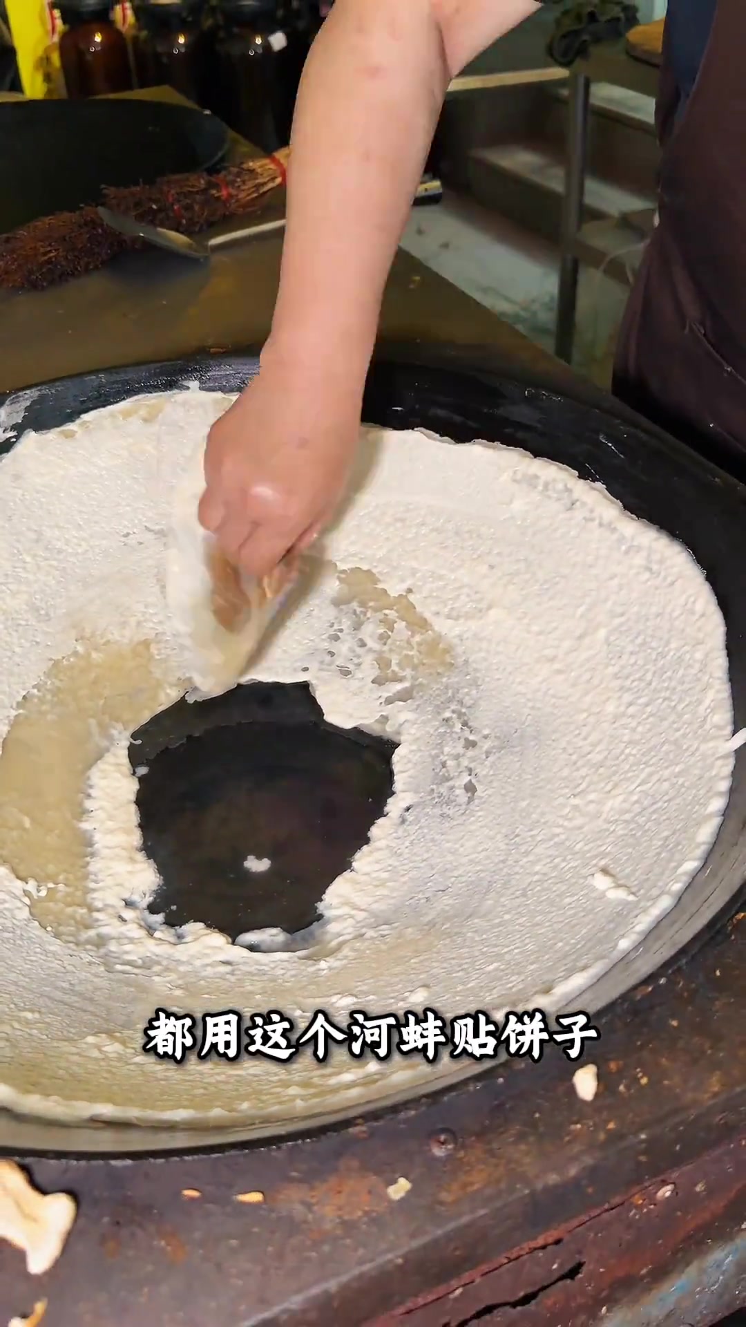 从江苏扬州驱车百余公里到盱眙吃龙虾，龙虾好吃人热情