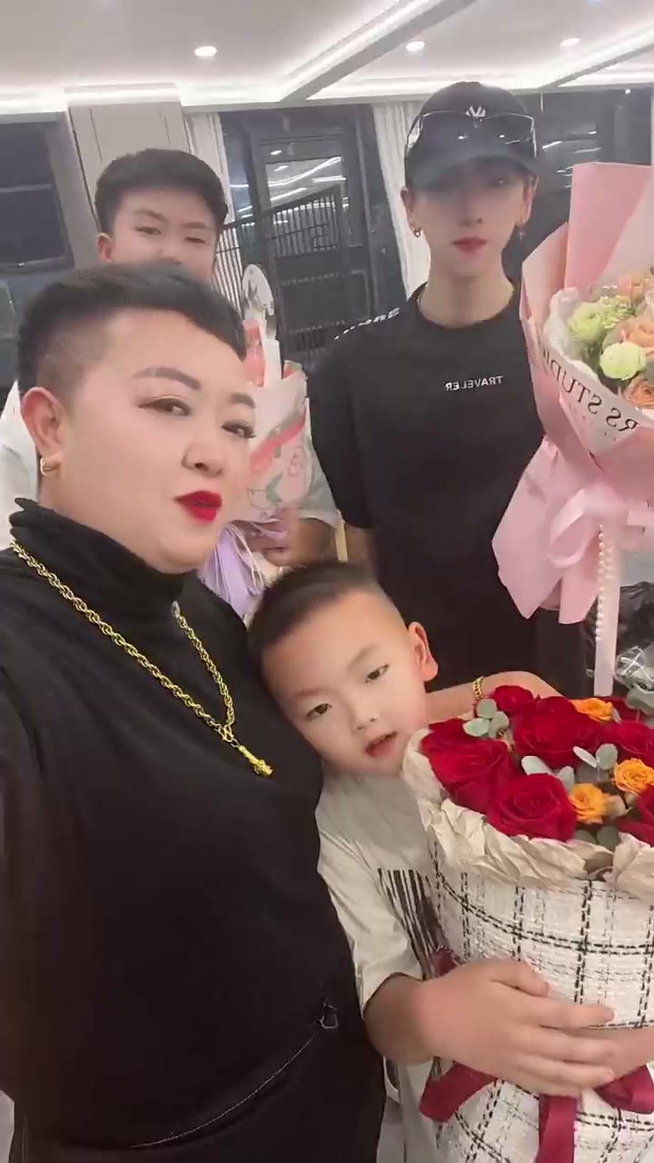 谢谢三个儿子，妈妈永远爱你们