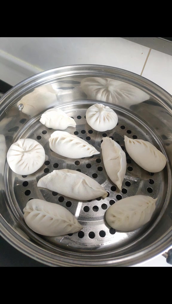亲妈牌早餐：蒸包子南瓜鸡蛋，花钱少吃得舒服