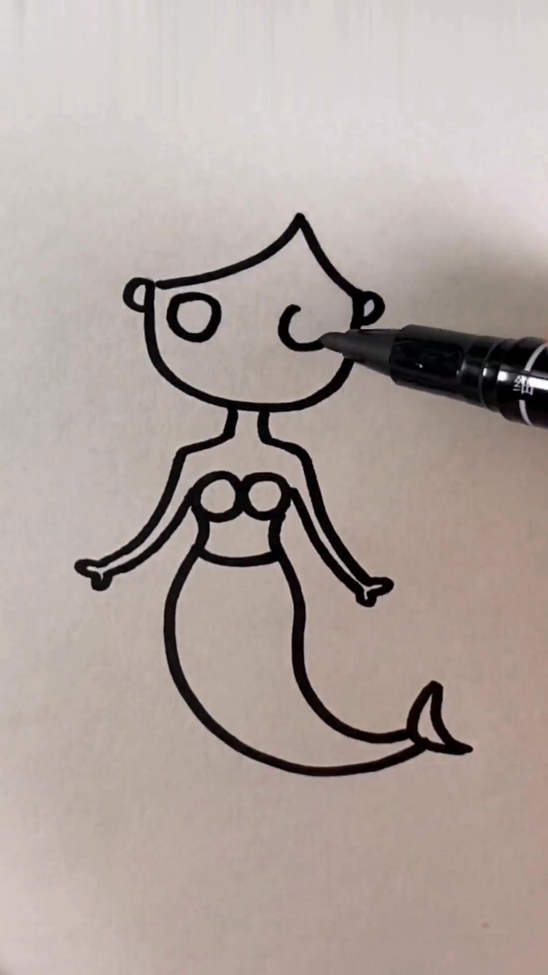 大家一起来画美人鱼吧，开心画的好看不？