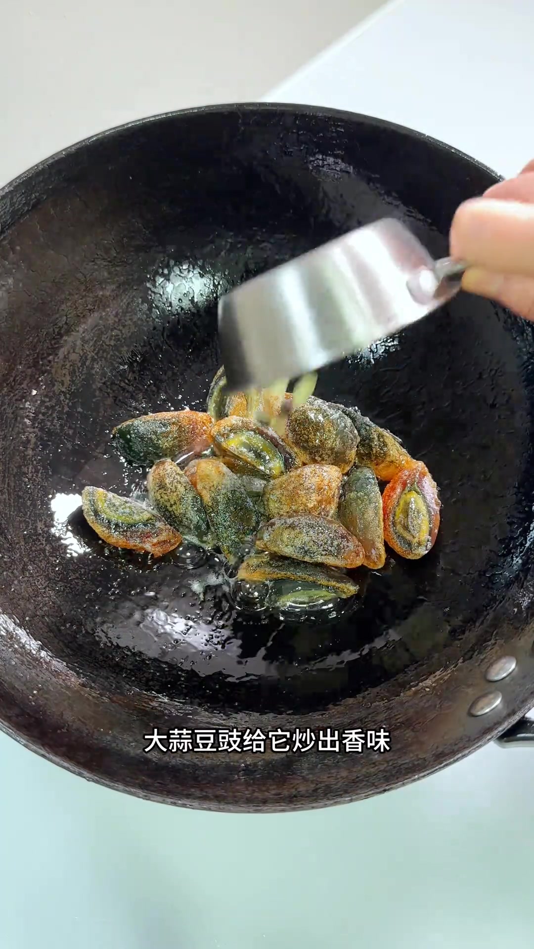 皮蛋不止凉拌好吃，虎皮青椒炒皮蛋超下饭