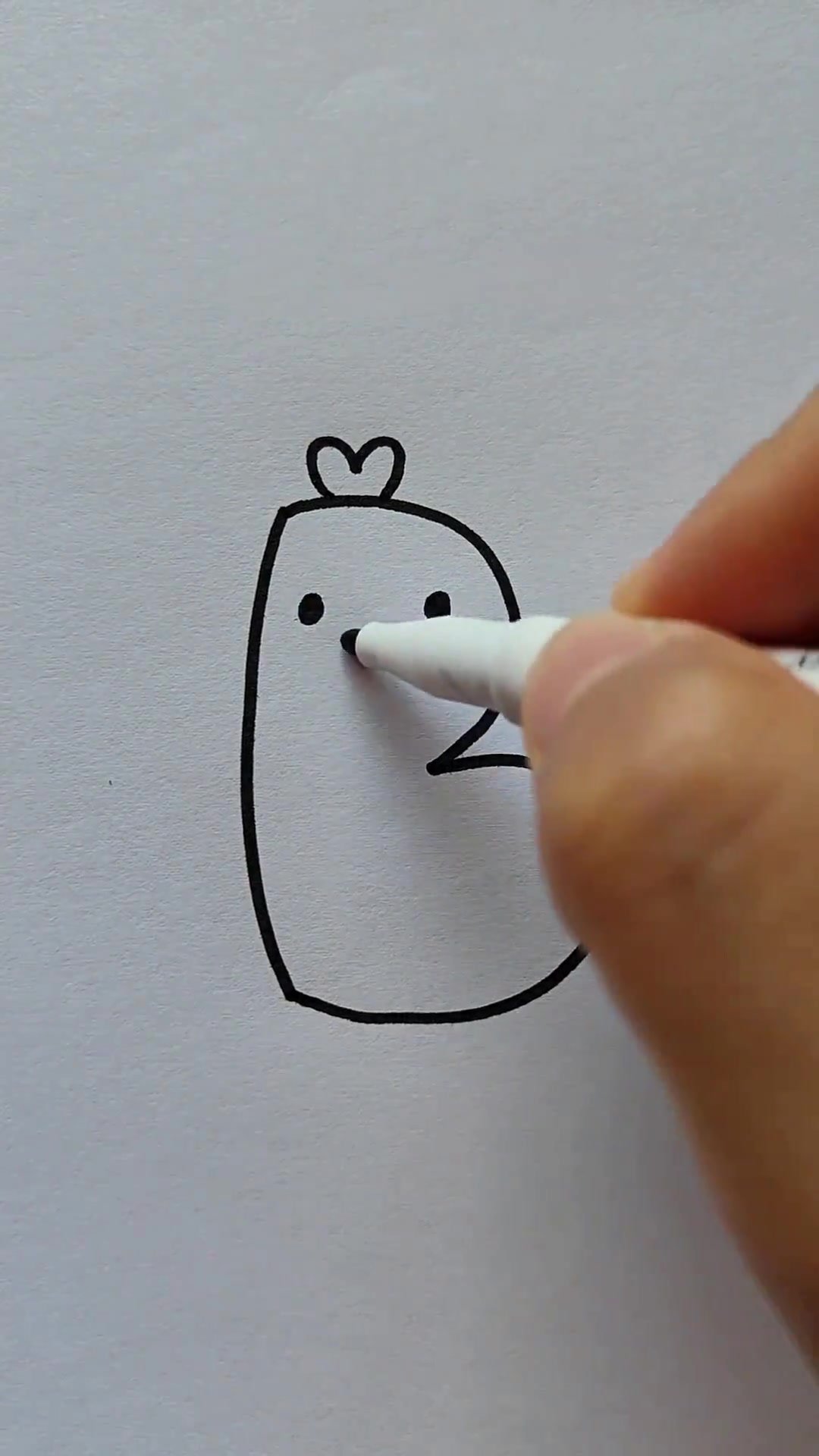 用字母B画可爱小鸡的简笔画教程