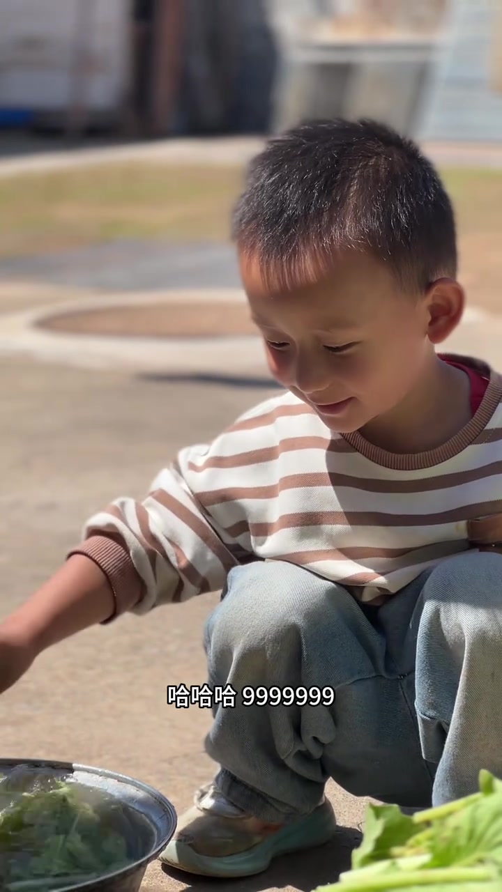 以前奶奶就是这么做剔尖的，又快又好吃。这大概就是创新和传承的样子吧～#剔尖#记录我的农村生