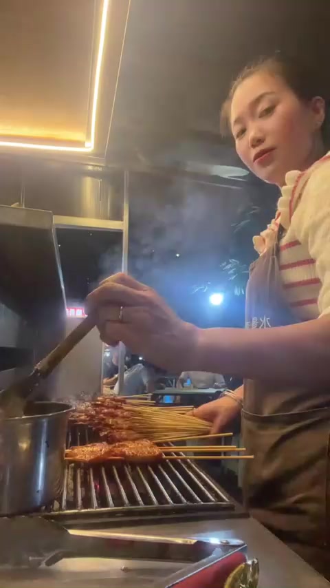 吃烧烤的来了