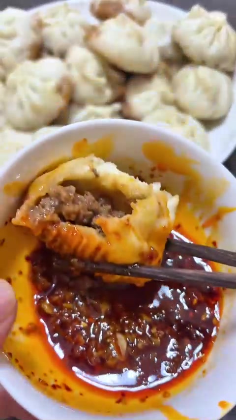 洋葱牛肉小笼包，你能吃几个？视频后有教程，和面教程在置顶