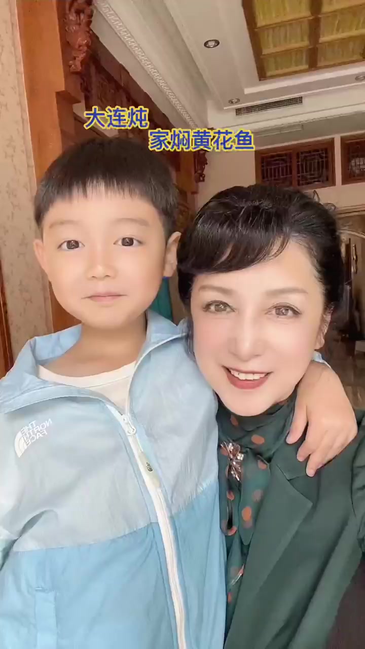 宝宝学做家常焖黄花鱼，大连炖是怎么炖的？