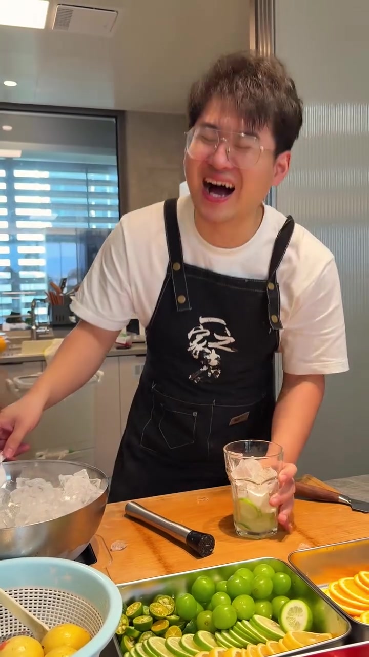 喝不完！根本喝不完！拿到这个配方，这个夏天谁都别想赚你一分钱！#超大杯奶茶 #自制饮品 #