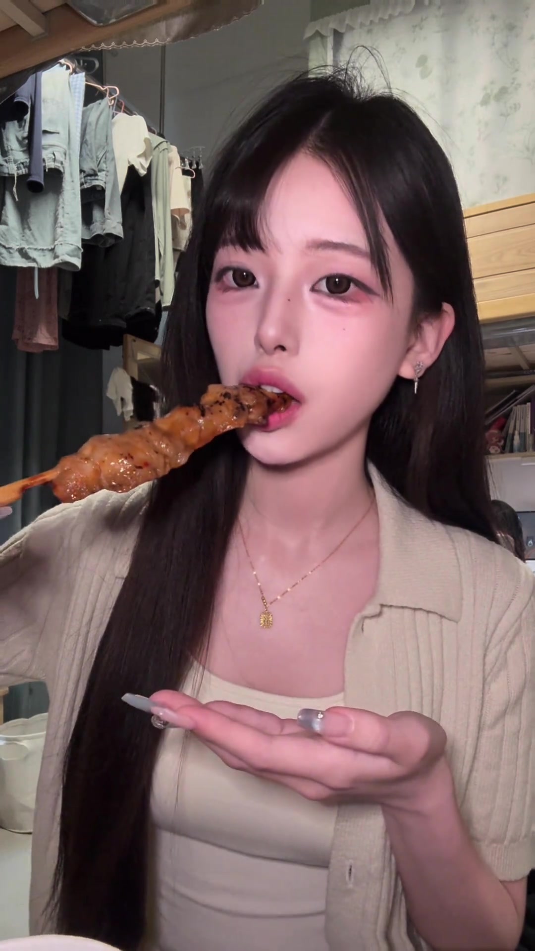 吃一口便利店串串与关东煮，沉浸式美食分享