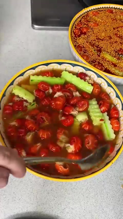 夏天谁能拒绝香香辣辣的捞汁龙虾尾？宝子们动手做起来！