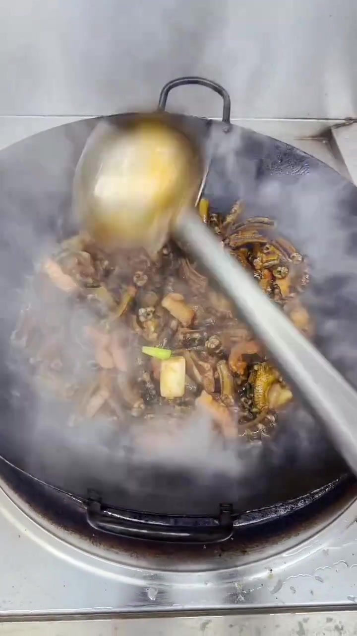 六安土菜腊肉烧黄鳝 家常美食教程