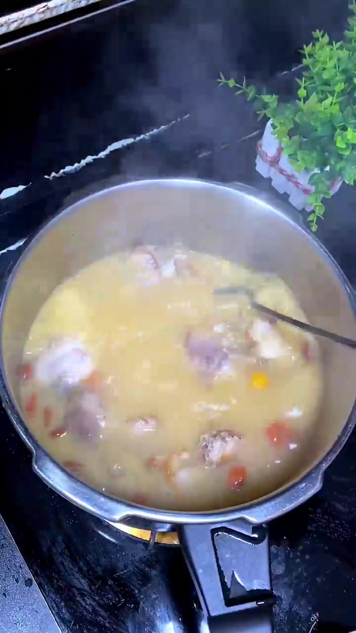 鸡汤炖对无腥味，冬天喝少穿棉裤
