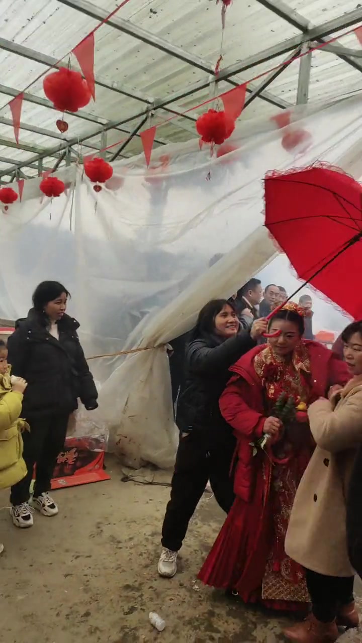 干儿子结婚，祝你俩新婚快乐，百年好合