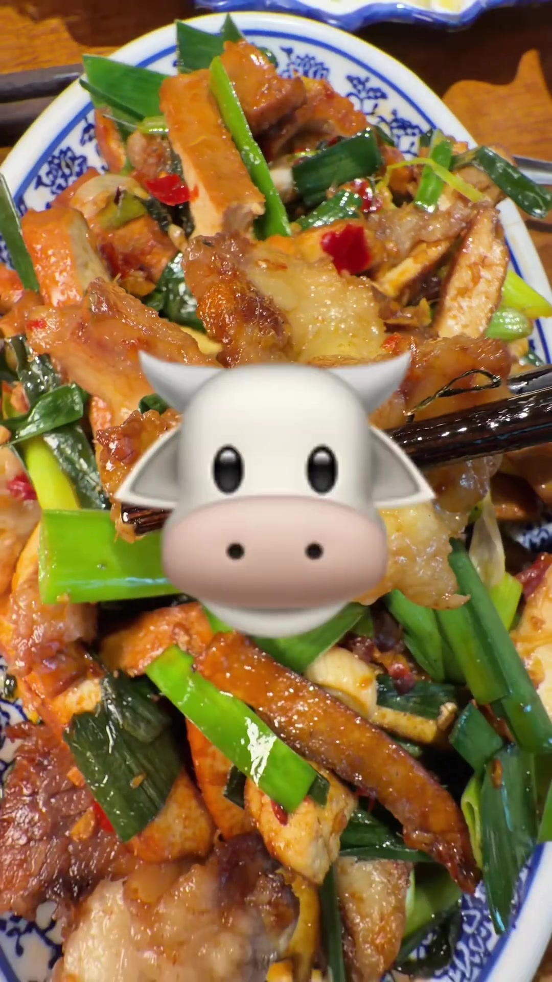重庆巷子里解锁各种做法的牛肉，川菜家常菜与江湖菜
