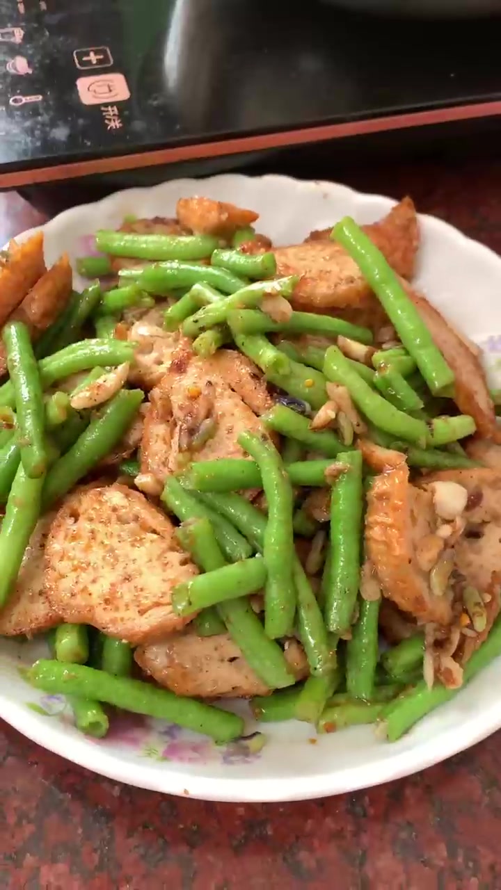 菜豆炒广章烹饪全过程详细步骤展示