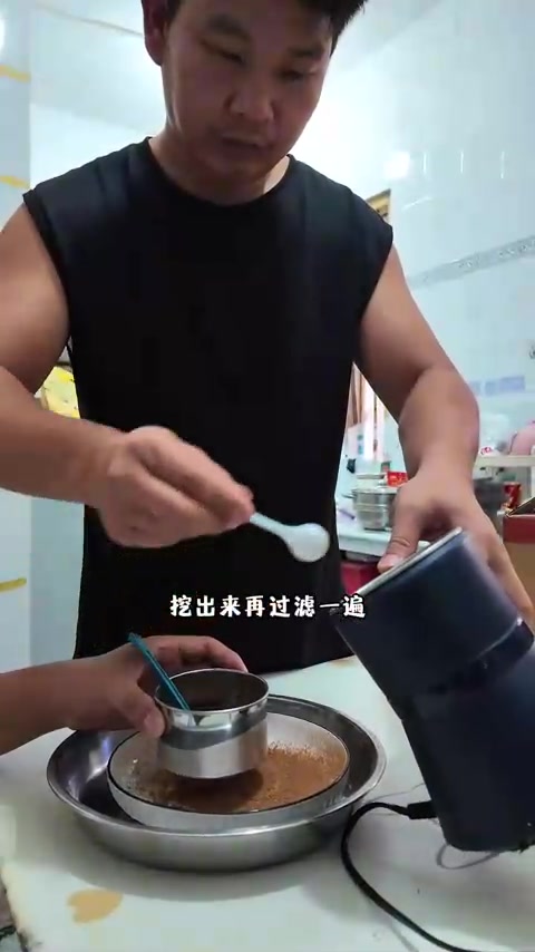 九零后小伙学做胡辣汤摆摊，河南胡辣汤在湖北卖得动吗？