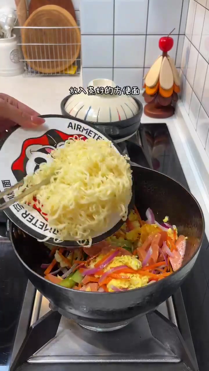 小朋友喜欢的炒方便面，简单好吃几分钟搞定！