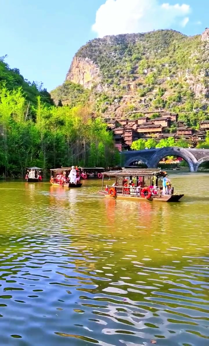 黔山毓秀，贵州山水与民族风情共绘画卷