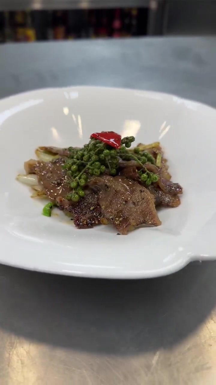 年过完了，店里招北方师傅试做葱爆牛肉，要价1万8，值不值？