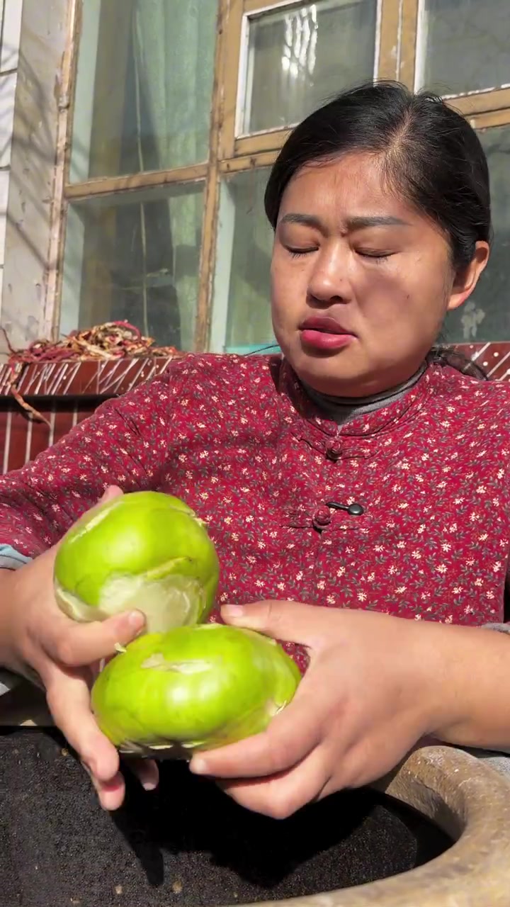 河北八零夫妻冬日腌制大缸农家咸菜